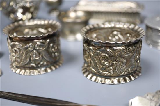 A Victorian silver toddy spoon with whalebone handle and a collection of small silver, approx 9.5oz (weighable)